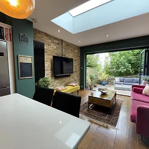 Fabulous Townhouse In Clifton Bristol
